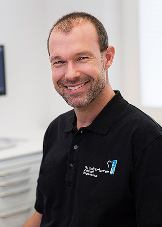 Dr. med. dent. Hardy Terhorst, Master of Science Implantologie, Zahnarzt, Tätigkeitsschwerpunkt Parodontologie und Implantologie